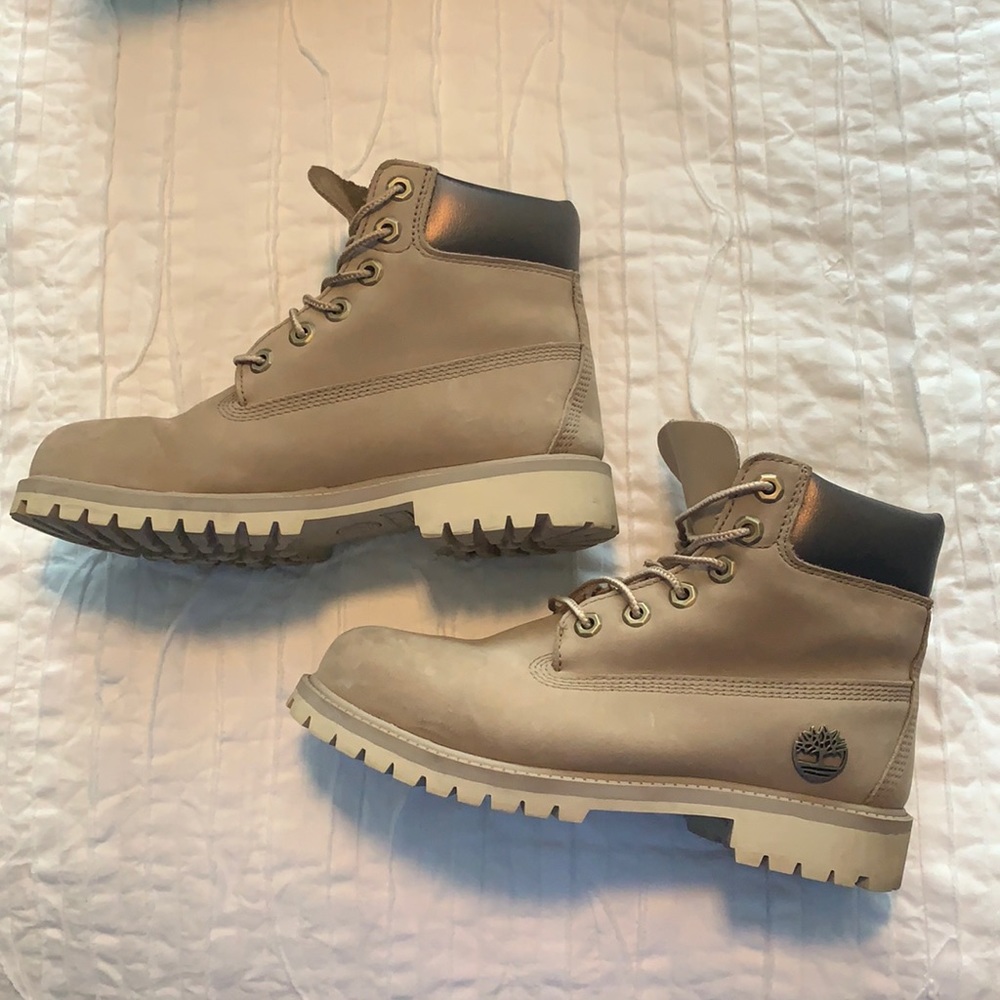 Light sand women’s timberland boots